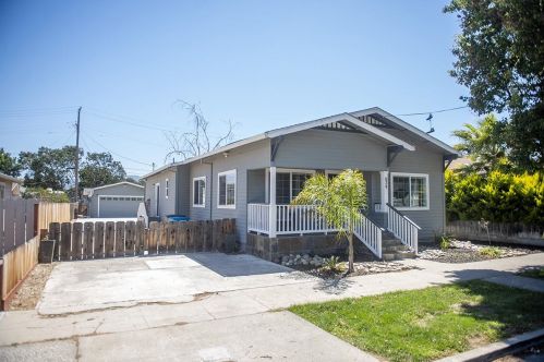 639 6th St, Hollister, CA 95023-3617