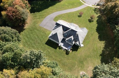 223 Castlewood Dr, Kensington CT  06037-2951 exterior