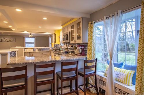 20 Taylor St, Windsor CT  06095-2434 exterior