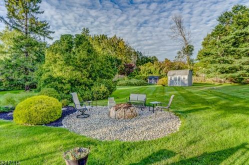 1751 Circle Dr, Martinsville NJ  08836-2148 exterior