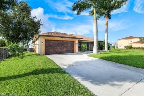 2738 4th Ter, Cape Coral, FL 33991-1189