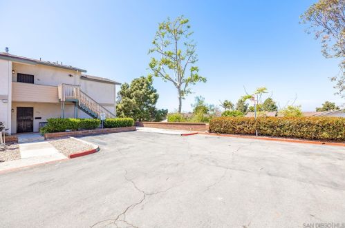381 Stage Coach Rd, Oceanside, CA 92057-7002