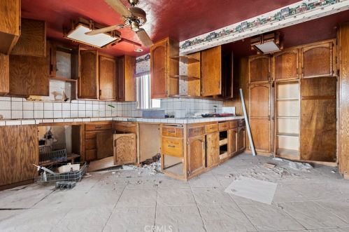 5041 Avenue, Lancaster CA  93534-7428 exterior