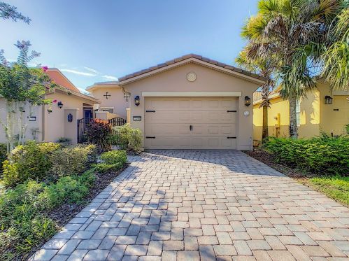 2496 Palm Tree Dr, Kissimmee, FL 34759-4085