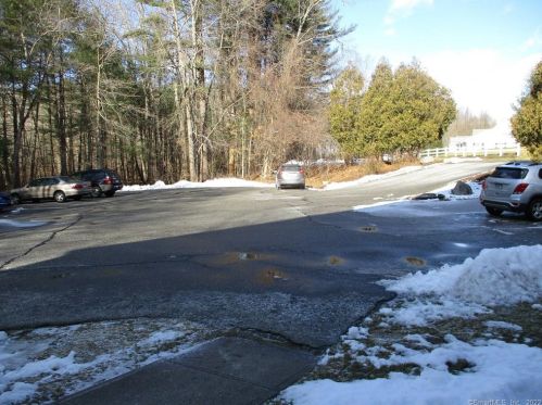 72 Perry St, Putnam CT  06260-2213 exterior