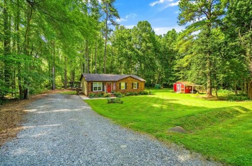 5402 Newland Dr, Julian, NC 27283-9145