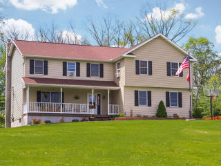320 Ramblebush Rd, Stroudsburg, PA 18360-7494