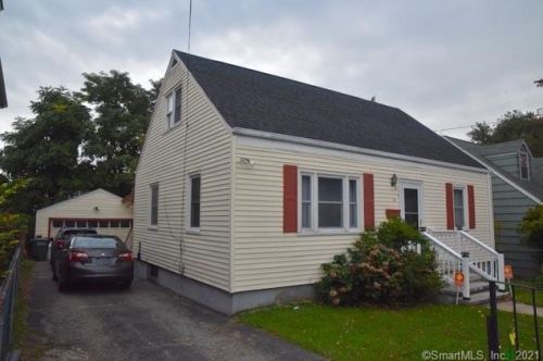 105 Ocean Ave, Bridgeport, CT 06605-2757