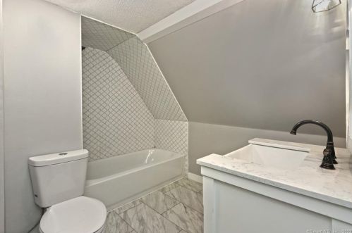 28 Church St, North Branford CT  06471-1417 exterior