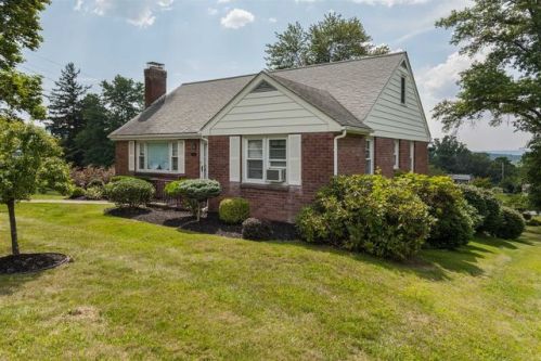 244 Osborne Hill Rd, Fishkill, NY 12524-2518