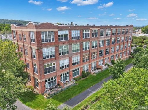 280 Main St, West Paterson NJ  07424-1236 exterior