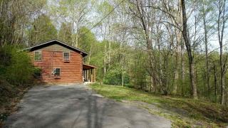 921 Johns Branch Rd, Gatlinburg, TN 37738-5457