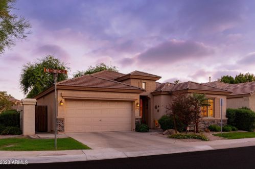 1831 Orchid Ln, Chandler, AZ 85224-9033