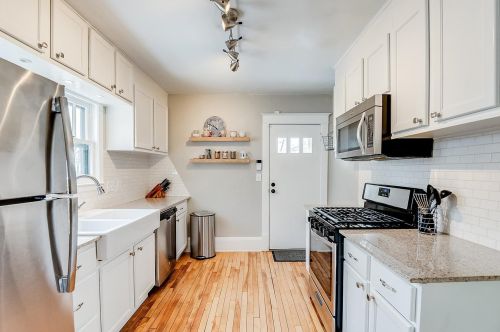 882 Bayard Ave, Saint Paul MN 55102-4002 exterior