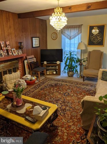 7304 Langsford Ct, Springfield, VA 22153-1536