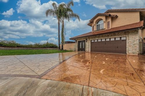 22617 Palm Ct, Santa Clarita, CA 91390-4018