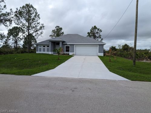 421 Cortez Ave, Lehigh Acres, FL 33972-7834