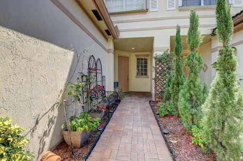 105 Coconut Key Ln, Delray Beach, FL 33484-8832