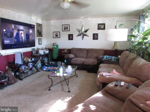 68 Pennypacker Dr, Collegeville PA  19473-1048 exterior