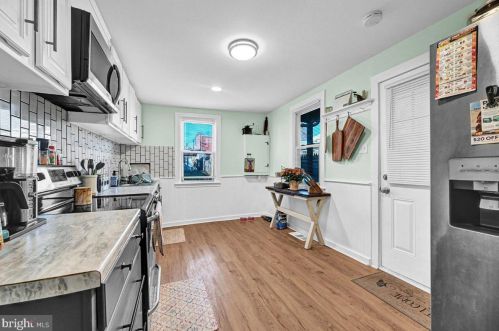 62 East St, Spring Grove PA  17362-1210 exterior