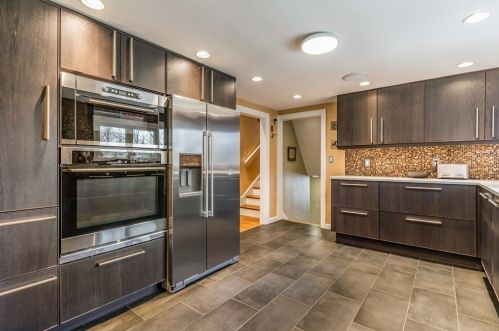 6 Wakeland Rd, Dover MA  02030-2055 exterior