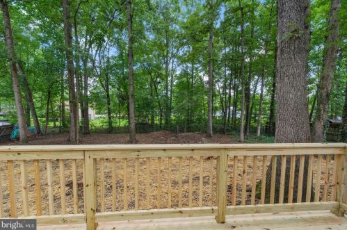 213 Hampton Dr, Spotsylvania VA 22551-8746 exterior