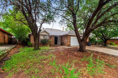 3200 Creekwood Ln, Fort Worth, TX 76123-3007