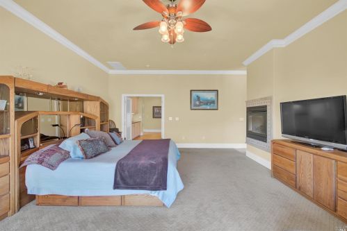 3959 Skyhawk Ln, Vacaville CA  95688-9516 exterior