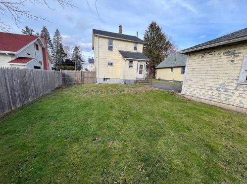 7 Marguerite Ave, Bloomfield, CT 06002-3333