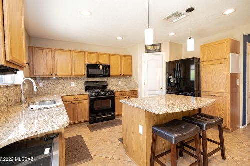 10423 Malta St, Tucson, AZ 85747-5949