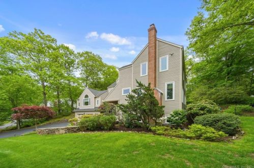 3007 Ridge Rd, North Haven, CT 06473-1022