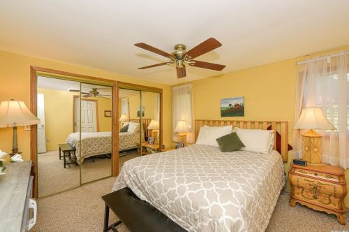 49 Tellar Dr, Islip Terrace NY  11752-2918 exterior