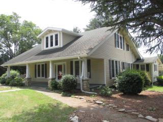 303 Main St, Longtown, NC 27011-8769