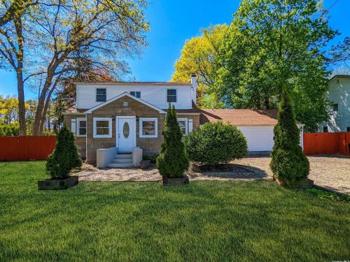 242 Pine Acre Blvd, Huntington Station, NY 11746-8501
