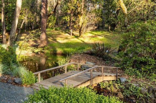 13407 Thoroughbred Loop, Grass Valley CA  95949-7691 exterior