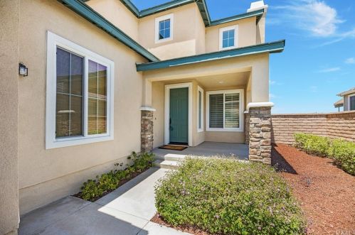 57 Volta Del Tintori St, Lake Elsinore CA  92532-0143 exterior