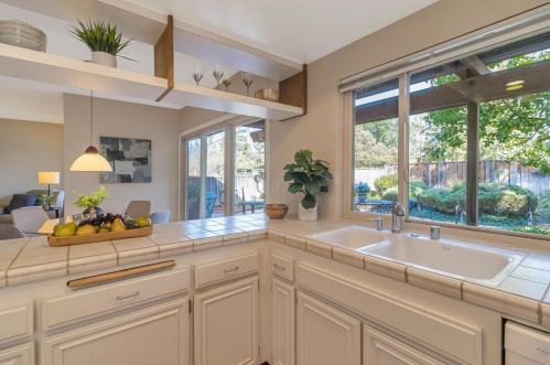 7148 Anjou Creek Cir, San Jose CA  95120-4108 exterior