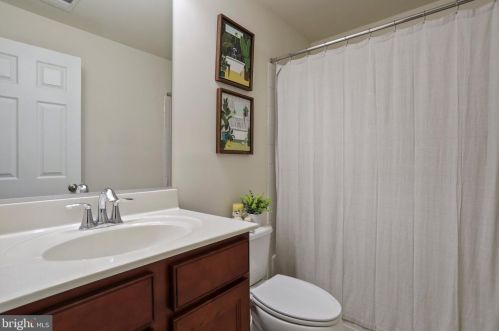 445 Lord Fairfax St, Charles Town WV  25414-2603 exterior