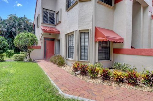 7856 Lexington Club Blvd, Delray Beach, FL 33446-3905