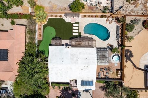 46500 Cameo Palms Dr, La Quinta CA  92253-2016 exterior