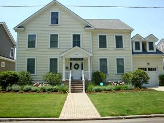 6033 Westwood Ter, Norfolk, VA 23508-1138