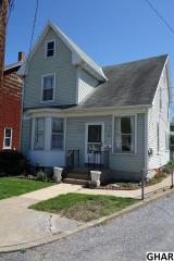 2 Manor Ave, West Enola, PA 17025-2821