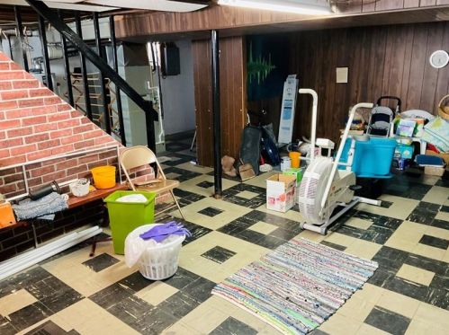 502 Lebanon Mnr Dr, Pittsburgh PA 15122-3225 exterior