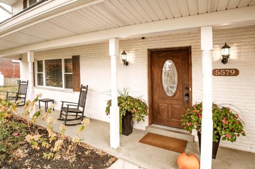 5579 Dry Ridge Rd, Cincinnati, OH 45252-1855