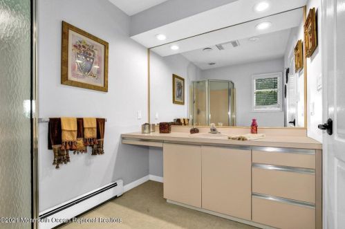 98 Jib Ln, Bricktown NJ  08723-6747 exterior