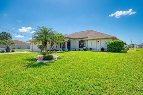 76 White Marsh Ln, Placida, FL 33947-2179