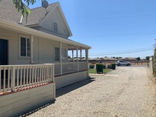 443 Hills Ferry Rd, Newman CA  95360-9701 exterior