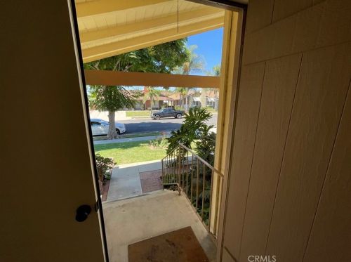 1826 Claudia Ave, Simi Valley, CA 93065-3643