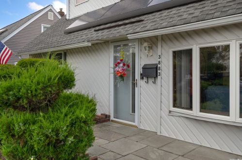 3883 Jean Ave, Bethpage, NY 11714-4510