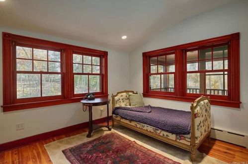 18 Patterson Brook Rd, Tuxedo Park NY  10987-4121 exterior